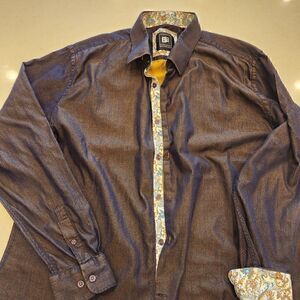 Bachrach mens button down shirt. Size XL.